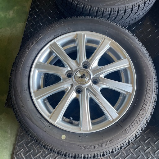 スタッドレスアルミホイール付き　155/65R14 引取りのみ
