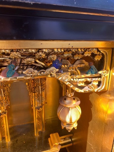 金仏壇　仏教美術　本漆　金彩　蒔絵　純金箔　彫刻