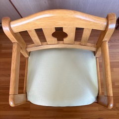 木製　子供用椅子の画像