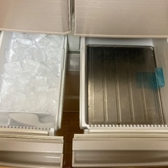 冷蔵庫　SHARP 6ドアの画像