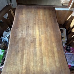ダイニングテーブルの画像