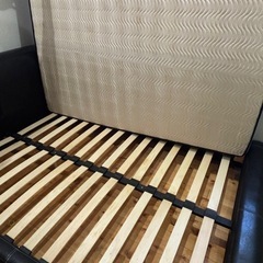 ダブルベッド(フレーム付き)の画像