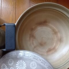 土鍋・深い鍋・耐熱ガラスパイレックス容器の3点の画像