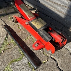 フロアージャッキ　2トン　車両整備の画像