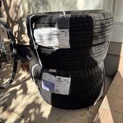 スタッドレスタイヤの画像