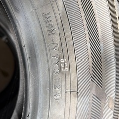 スタッドレスタイヤの画像