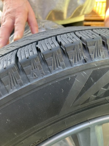 決まりました！スタッドレスタイヤ　ブリザック VRX3 195/65R16 ホイール4本セット 2023年製 ワンシーズン使用