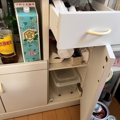 食器棚　食器等は付属しませんの画像