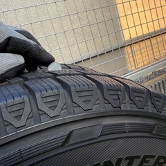 ハイエース　スタッドレス　バリ溝の画像