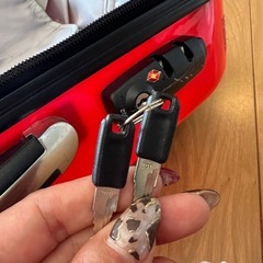 鍵付きスーツケースの画像
