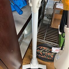 【リサイクルショップどりーむ鹿大前店】No.3328　アイリスオーヤマ　掃除機　2016年製　※写真1枚目左側になりますの画像