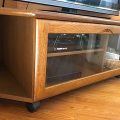 木製テレビボードの画像