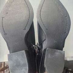 【新品】本革ブーツ 23.5センチの画像