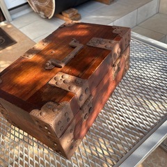 アンテークな千両箱（鍵なし）の画像