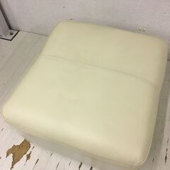  25158  レザーオットマン    ◆大阪市内・東大阪市他 6,000円以上ご購入で無料配達いたします！◆ ※高槻・枚方方面◆西宮・尼崎方面◆生駒方面　それぞれ条件付き無料配送あり！            の画像