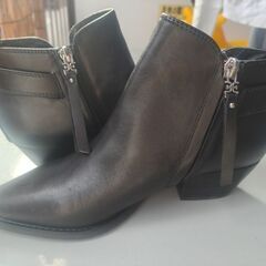 【新品】本革ブーツ 23.5センチの画像