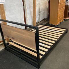 ベッドフレームの画像
