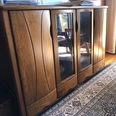 木製リビングボードの画像