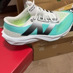 ニューバランススニーカーの画像