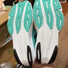 ニューバランススニーカーの画像