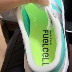 ニューバランススニーカーの画像