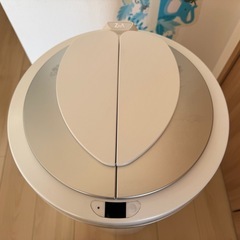 Z i t A CIRCLE ホワイト (自動開閉式ごみ箱)
の画像
