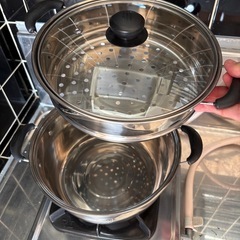 未使用の新品ステンレス製の22cm鍋の画像