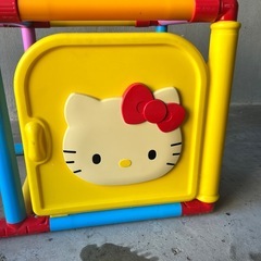 ジャングルジム　滑り台　キティの画像