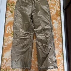 フィッシングウェア（カーキ色）の画像