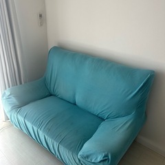 2人掛けソファー無料‼️引き取りに来れる方募集中です。の画像