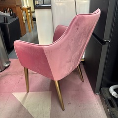チェア　ピンクxゴールド　一人がけソファ　ピンクベルベット アームチェアの画像