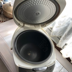 東芝炊飯器ジャーTOSHIBAの画像
