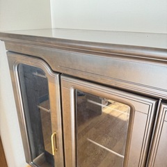 カップボード　食器棚の画像