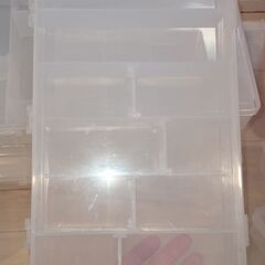 無料】プラスチック収納ケース 11個セット（各種サイズ）の画像