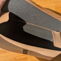 レザー フラップ式 バッグ（ハンドメイド作品）の画像