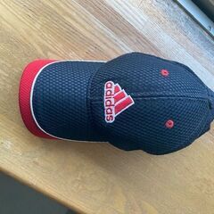 adidas 子供用キャップ　中古の画像