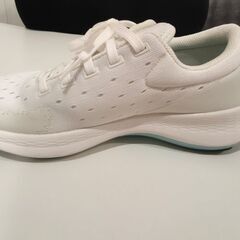 【新品】スニーカー 23センチの画像