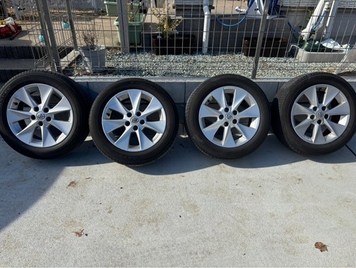 純正ホイール付き?タイヤ4本セット‼️215/60R17