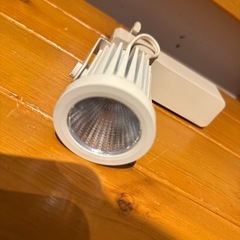 LED 照明器具　暖色　ダクトレールの画像
