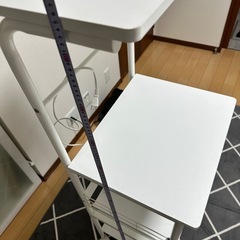 コンセント付きレンジ台／キャスター付き・収納棚3段・幅55cmの画像