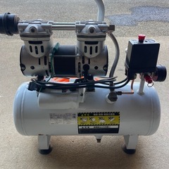 ♣️新品ホース&ガン付属♣️エアーコンプレッサー
の画像