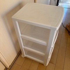 アイリスオーヤマのクリアチェストの画像