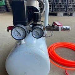 ♣️新品ホース&ガン付属♣️エアーコンプレッサー
の画像