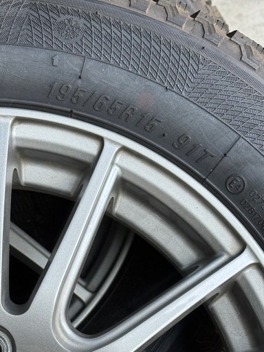 195/65R15スタッドレスタイヤアルミホイールセット