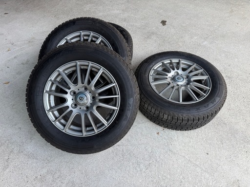 195/65R15スタッドレスタイヤアルミホイールセット