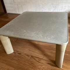 コタツテーブルの画像