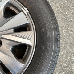 セレナ　純正タイヤ　純正アルミの画像