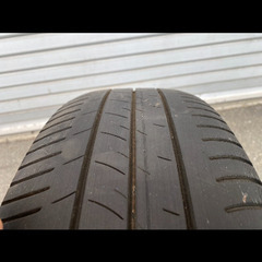 セレナ　純正タイヤ　純正アルミの画像