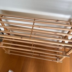 木のラックの画像