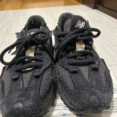 ニューバランス スニーカー U327の画像